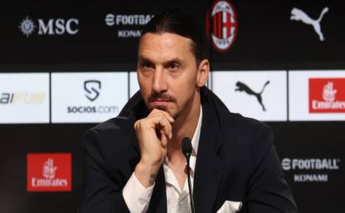 Lini Belakang Mudah Jebol, Zlatan Ibrahimovic: Jangan Salahkan Satu Pemain