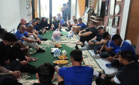 Rombongan Skuat Persib Gelar Takziah ke Rumah Rafi Ghani