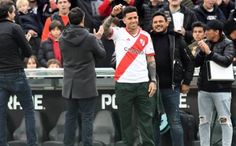 Terlibat Kasus Rasisme, Enzo Fernandez Disambut Meriah di River Plate